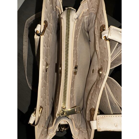 Grossi Bowtie Purse in faux ostrich leather - Picture 7 of 11